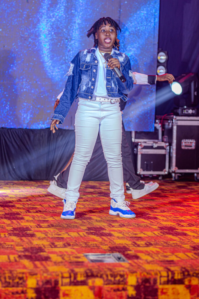983a0909